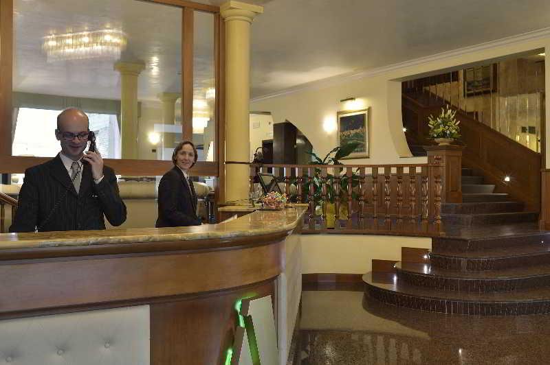 Athena Hotel 4*
