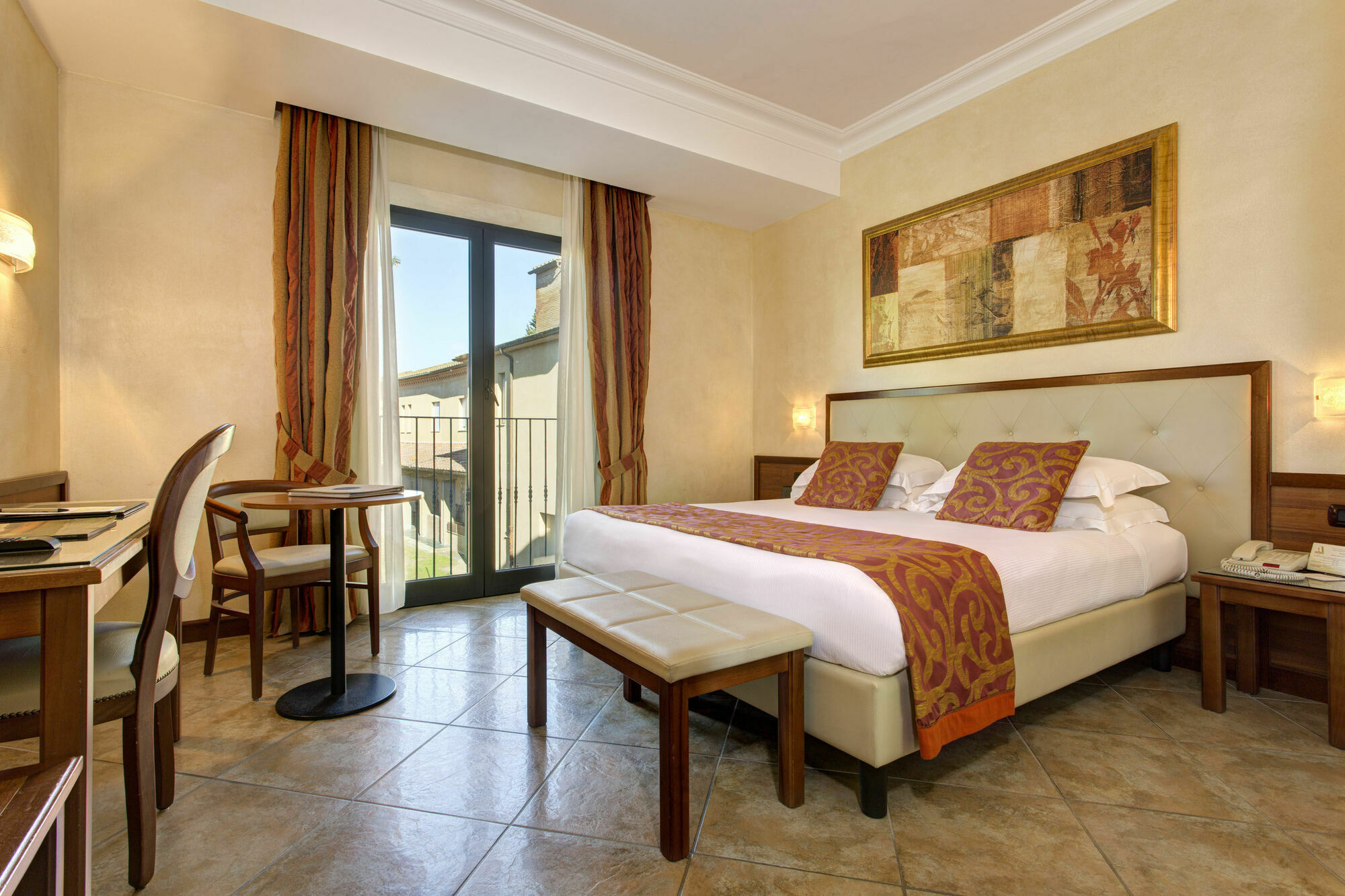 Athena Hotel 4*
