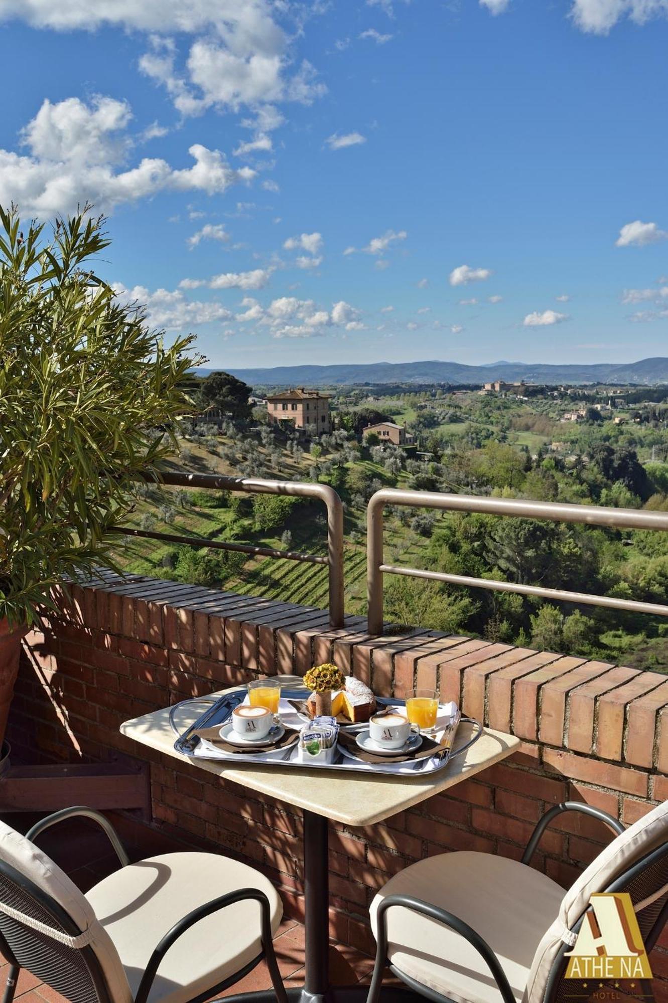 Hotel Athena 4*