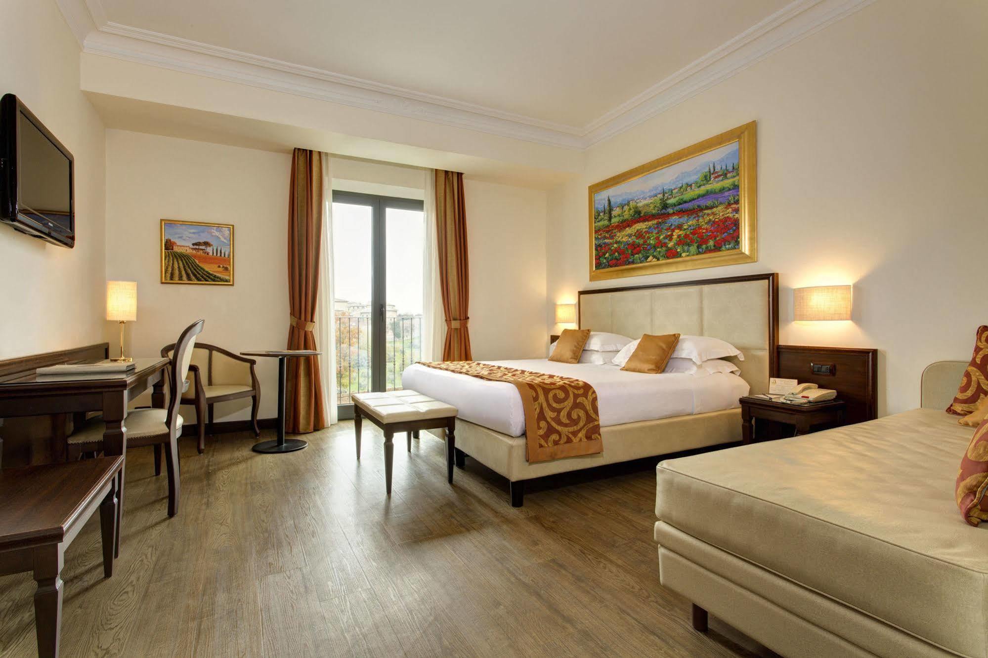 Athena Hotel